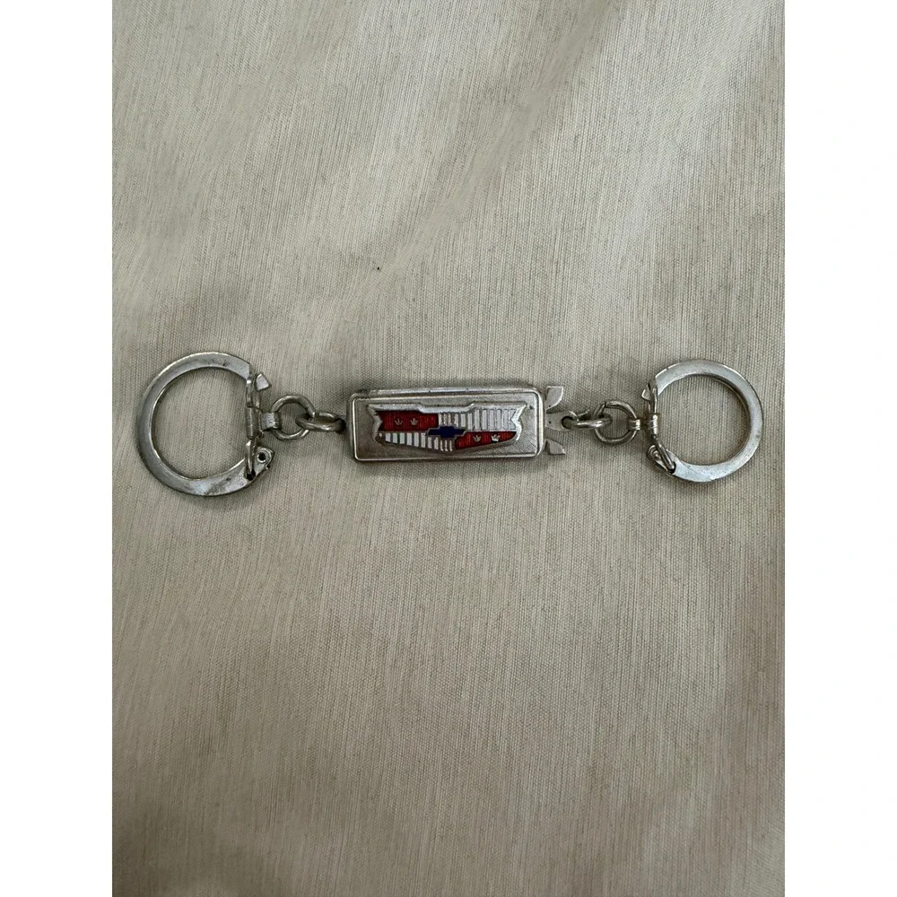 Vintage Chevrolet Keychain Unisex OS Silver Good Valet Quick Release Dual Ring